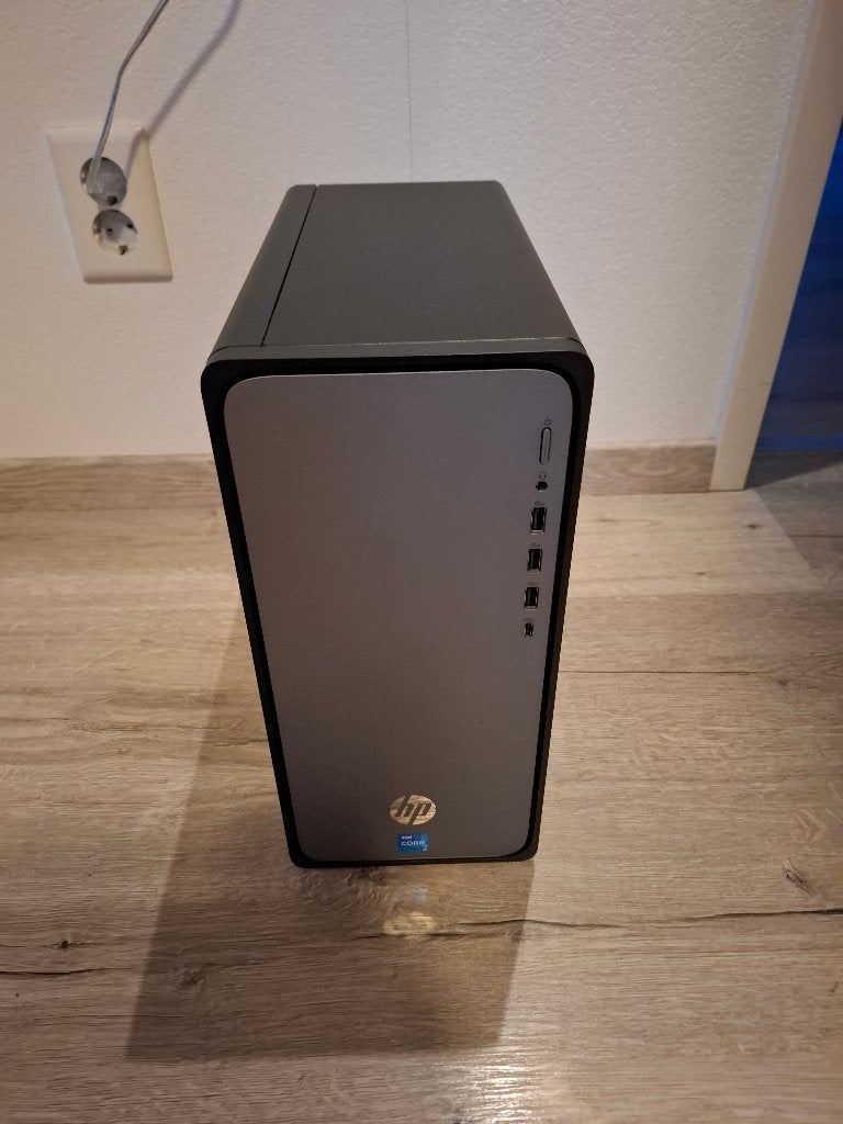 HP desktop  OmniDesk     incl. monitor en monitorarm, Ophalen of Verzenden, Zo goed als nieuw, SSD, 1 TB