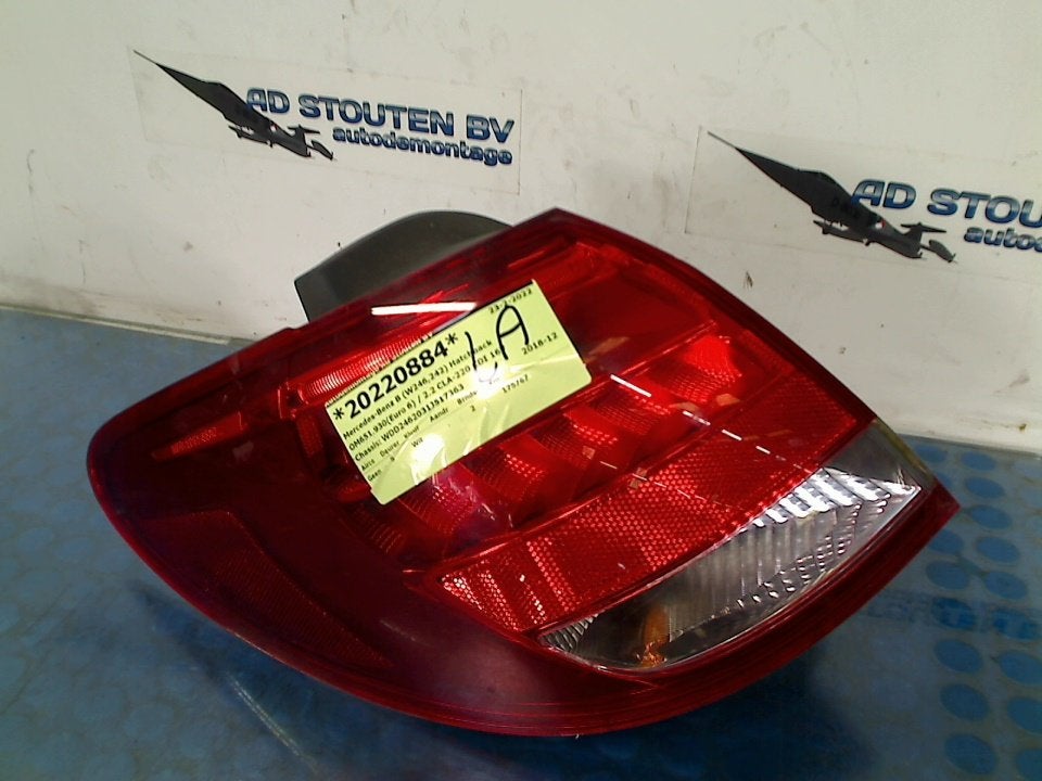 Achterlicht Links Mercedes-Benz B (W246/W242) 2018 ROH626091, Gebruikt, Mercedes-Benz AG, Mercedes-Benz, Mercedesstraße 120, Stuttgart 70372, , Duitsland