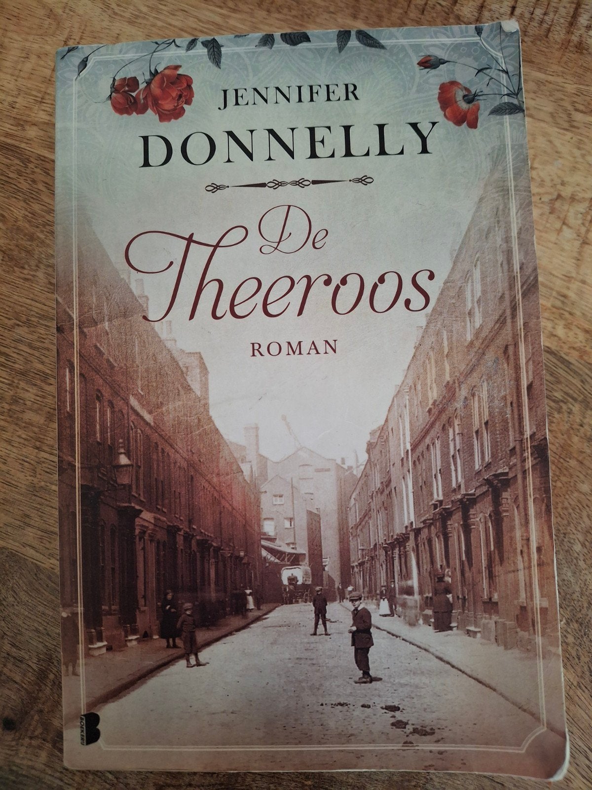 De Theeroos - Jennifer Donnelly (Roman), Ophalen of Verzenden, Gelezen, Jennifer Donnelly