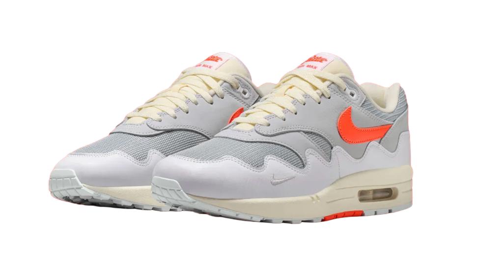 Nike Air Max Patta White Crimson maat 45 (met armband), Wit, Nike, Nieuw, Ophalen of Verzenden