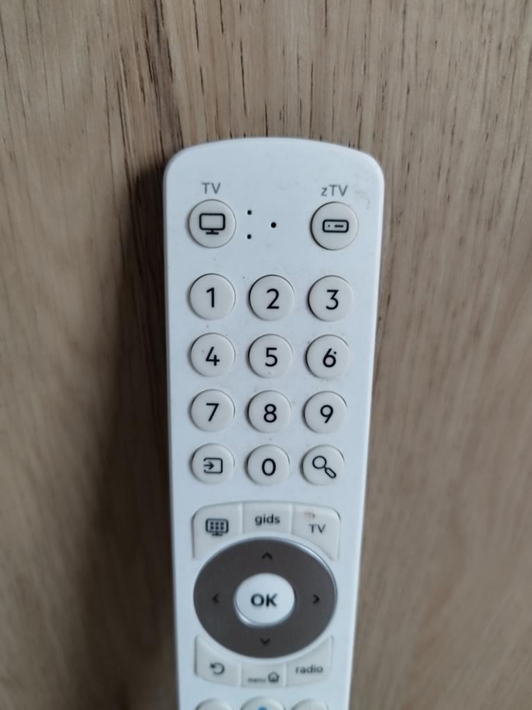 KPN ztv afstandsbediening in nieuwstaat, Ophalen of Verzenden, Zo goed als nieuw, Origineel, Tv