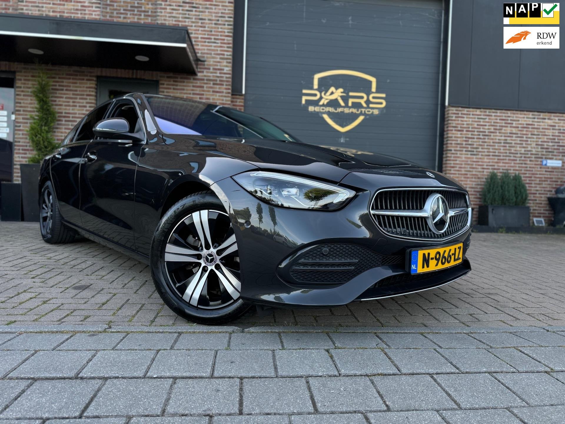 Mercedes-Benz C-klasse 180 Luxury Line Automaat 170PK zeer n, Auto's, Automaat, Dealer onderhouden, 4 cilinders, Leder en Stof