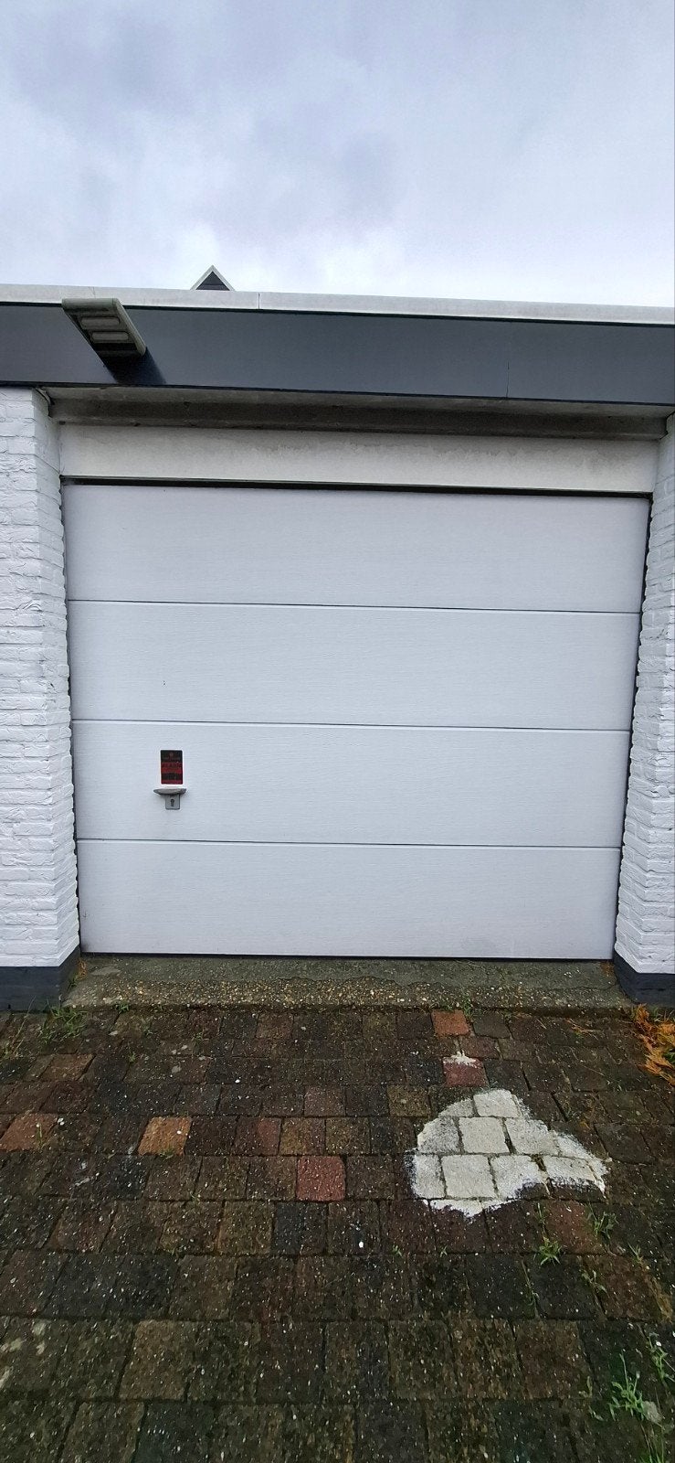 Electrische sectionaal garagedeur. Gratis, Doe-het-zelf en Verbouw, Deuren en Horren, Ophalen, Kunststof, Gebruikt, 120 cm of meer