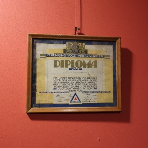 Diploma Vereniging voor Veilig Verkeer oud in lijst 29 x 24, Gebruikt, 29 cm, 24 cm, Ophalen of Verzenden