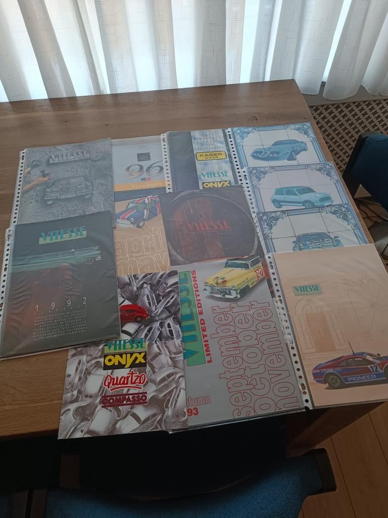 Vitesse catalogus 12x - diverse jaren en edities, Ophalen of Verzenden, Gelezen, Algemeen, Vitesse