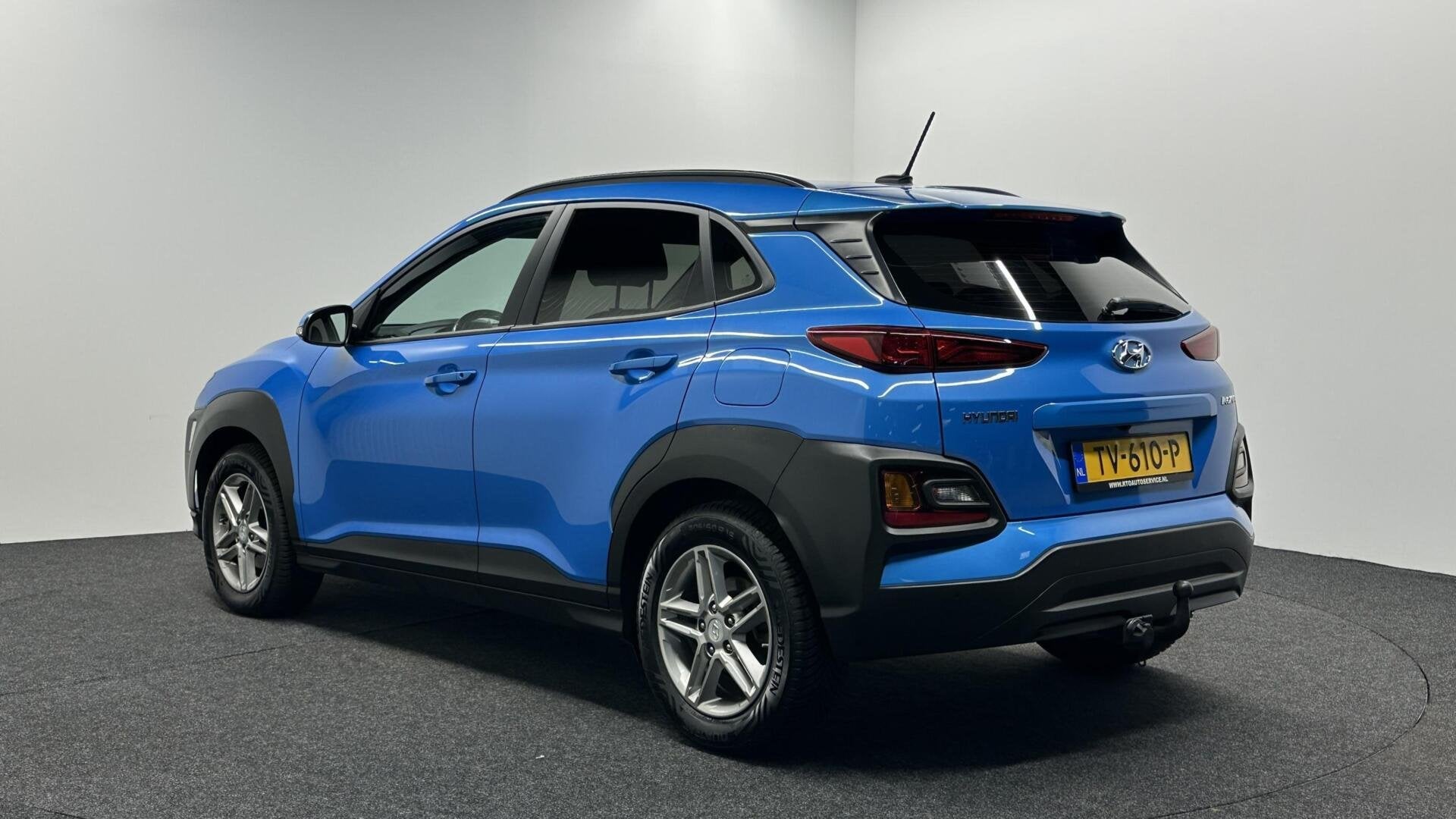 Hyundai Kona 1.0T Essence CAMERA CARPLAY ECC CRUISE LM., Auto's, Voorwielaandrijving, Stof, Gebruikt, Euro 6