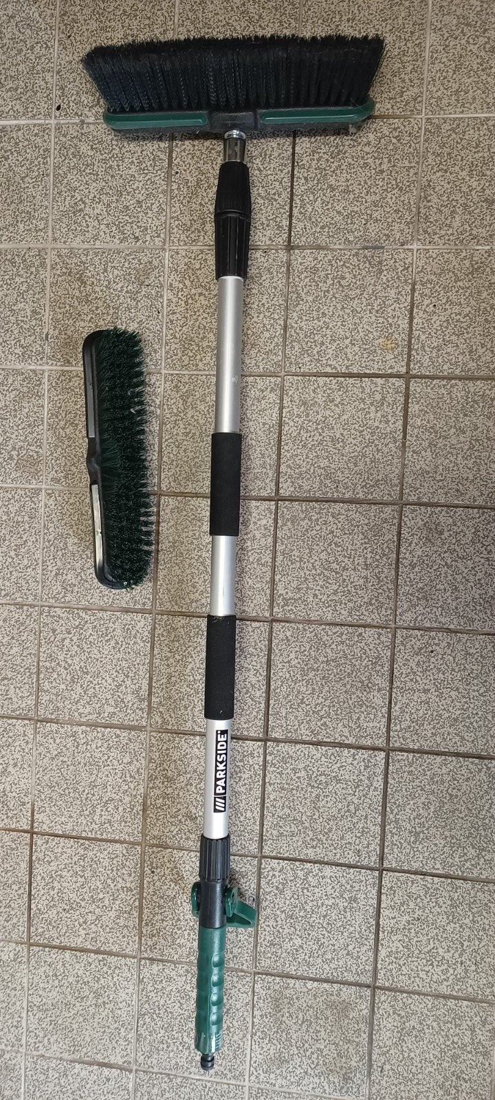 water borstel uitschuifbaar tot 2 meter., Ophalen