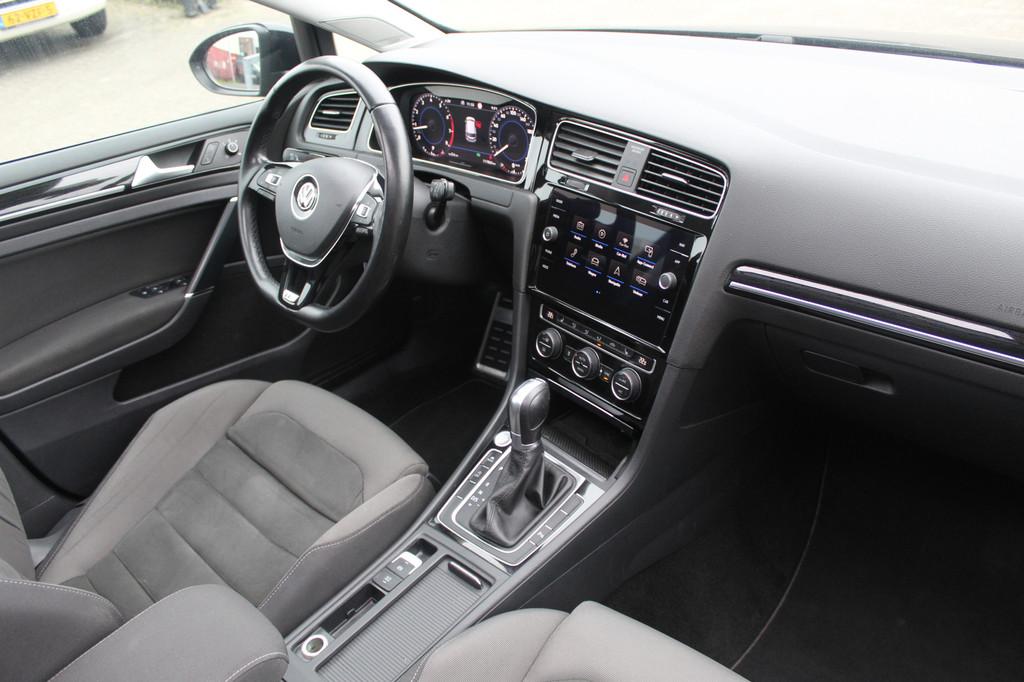 Volkswagen Golf 1.5 TSI Highline R-line Automaat Panoramadak, Auto's, 12 maanden, 4 cilinders, Zwart, Bedrijf