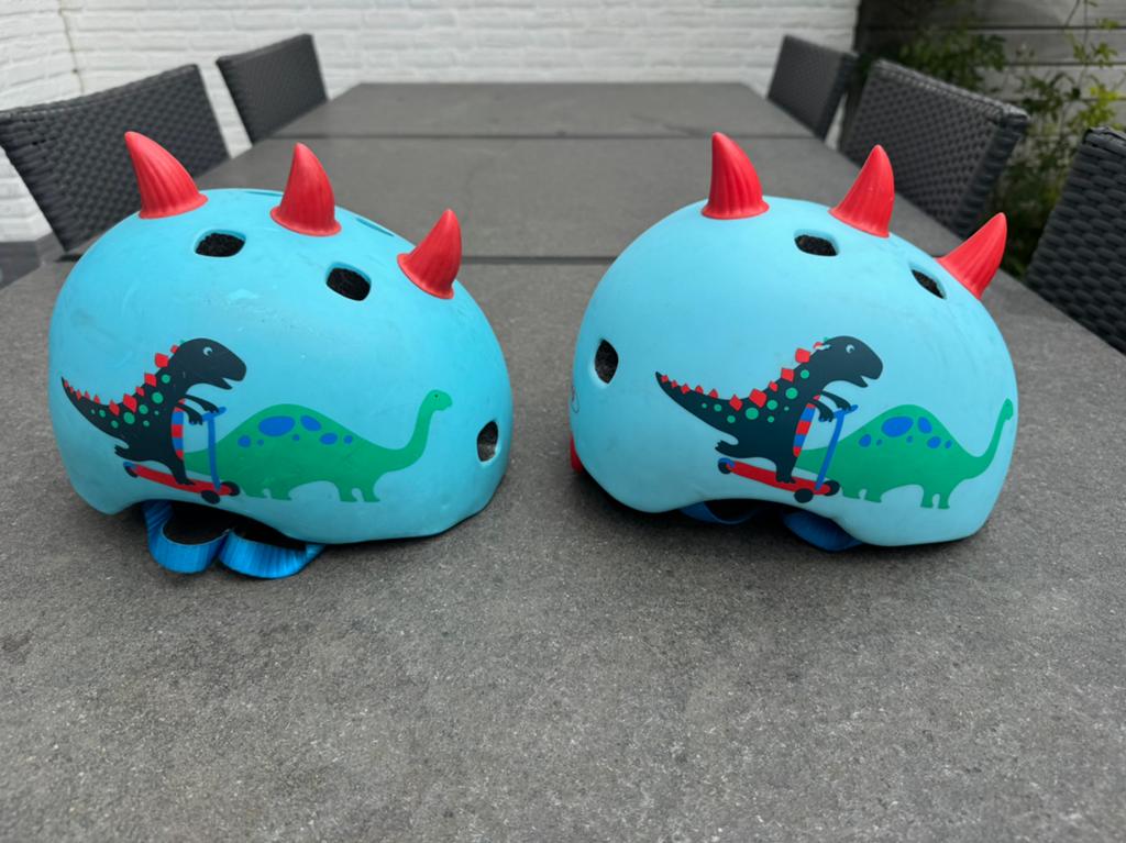 2 Micro kinderhelmen met lampjes - Dino design, Ophalen of Verzenden, Gebruikt, Overige maten, Jongen of Meisje