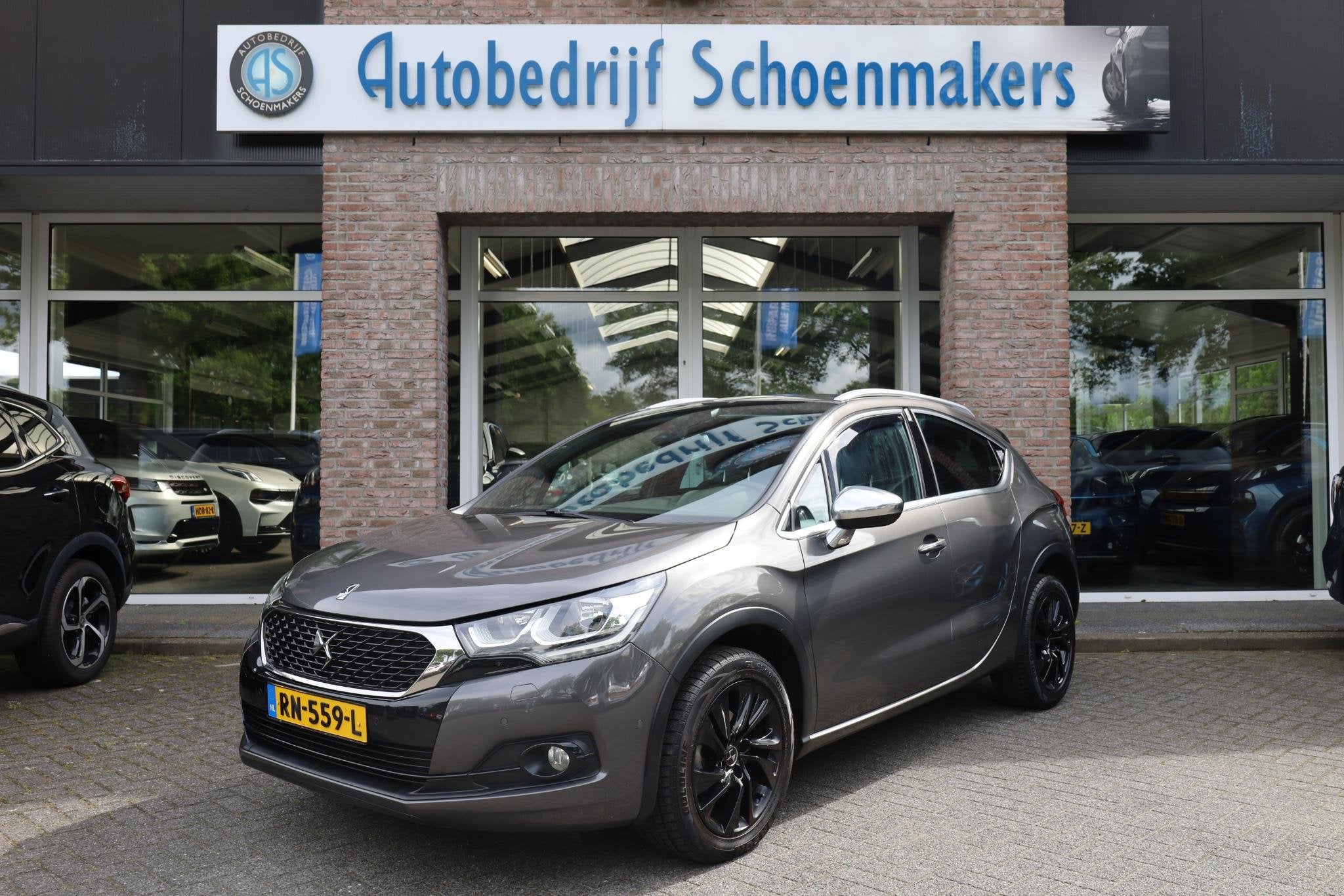 DS 4 Crossback 1.6 BlueHDi Business CAMERA CARPLAY LEER DAB, Auto's, Voorwielaandrijving, 4 cilinders, 1265 kg, Zilver of Grijs