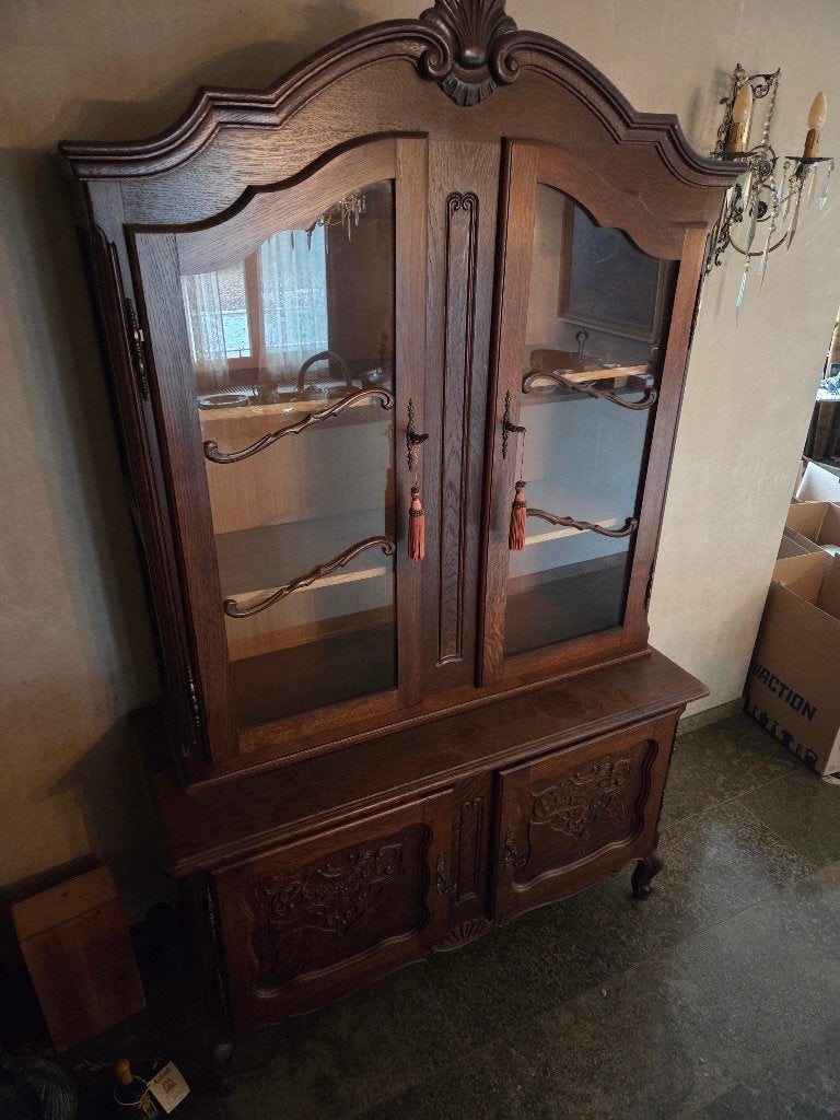 Klassieke vitrinekast / buffetkast – Louis XV stijl, Ophalen