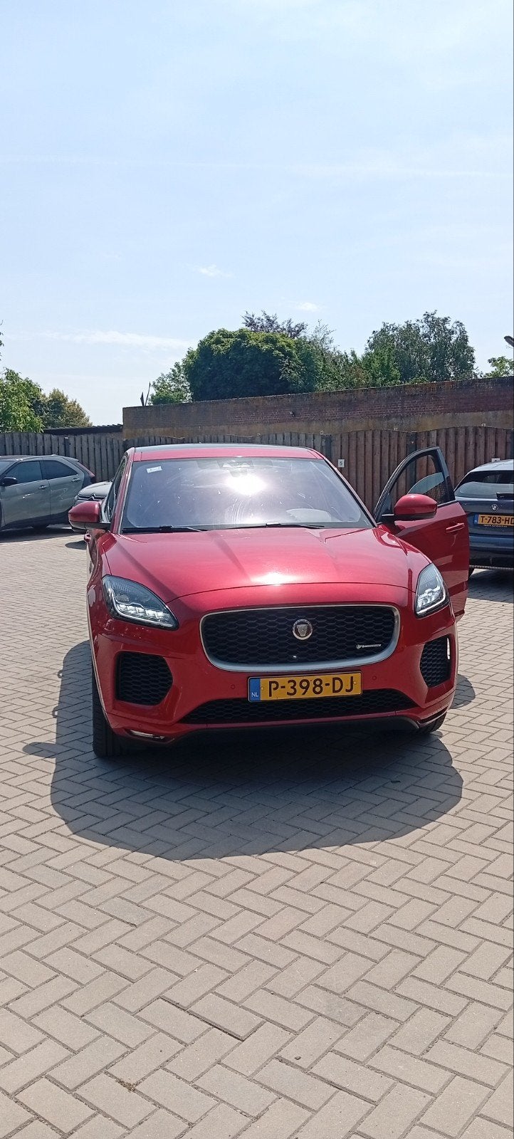 Jaguar E-Pace 2.0 Turbodiesel 150pk AWD Aut 2018 Rood, Auto's, Automaat, 1800 kg, 4 cilinders, Diesel