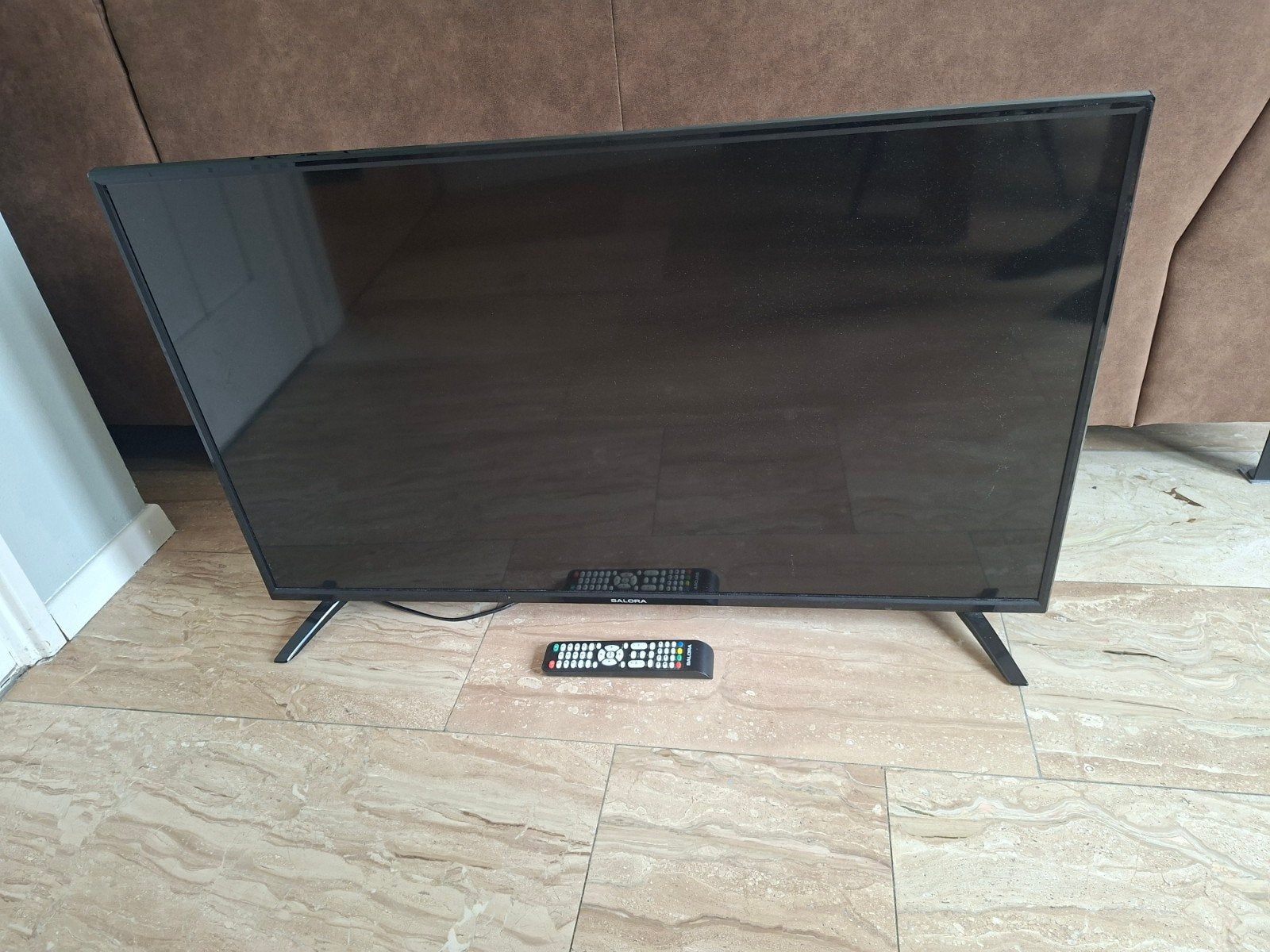 salora 43" UHD TV 43UHL2800 met afstandsbediening, 50 Hz, HD Ready (720p), 80 tot 100 cm, Ophalen