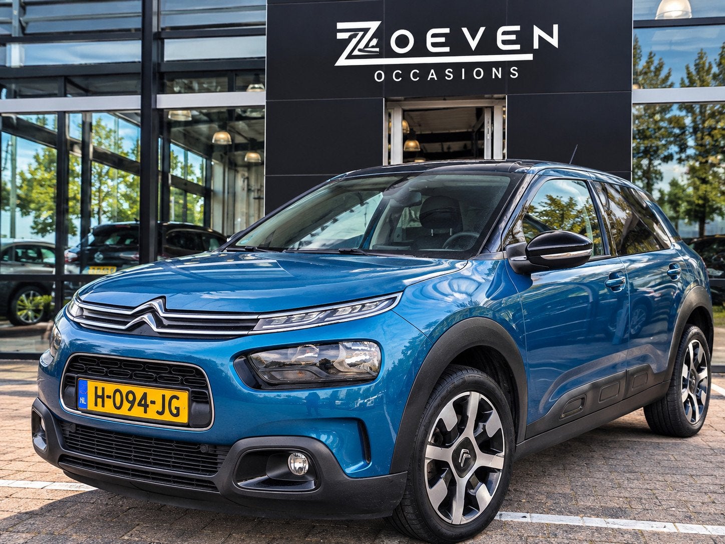 Citroen C4 Cactus 1.2 PureTech Shine | Automaat, Auto's, Stof, Gebruikt, Blauw, 49 €/maand