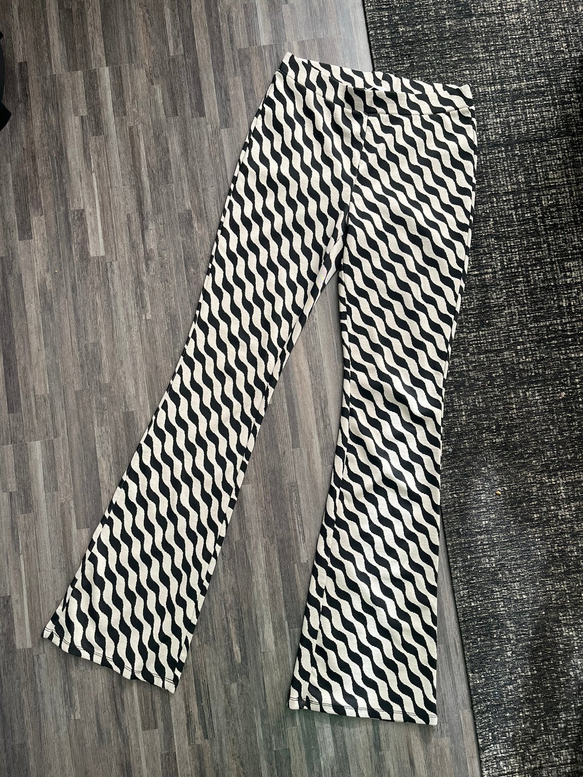Leuke flaired broek Costes M, Maat 38/40 (M), Zwart, Ophalen of Verzenden, Zo goed als nieuw