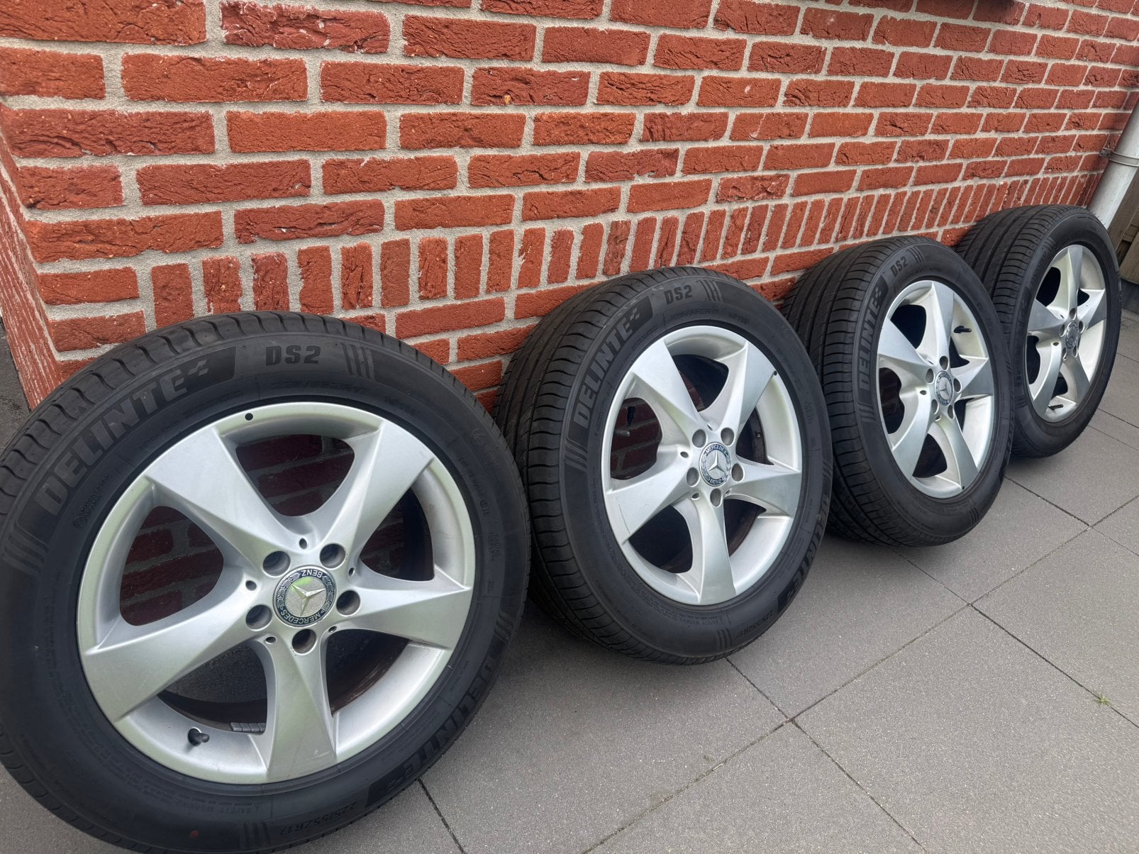 Mercedes Vito zomerset 225/55/17 zomerbanden XL, Auto-onderdelen, Banden en Velgen, Ophalen, Handelsonderneming Gelderland, Bestelwagen