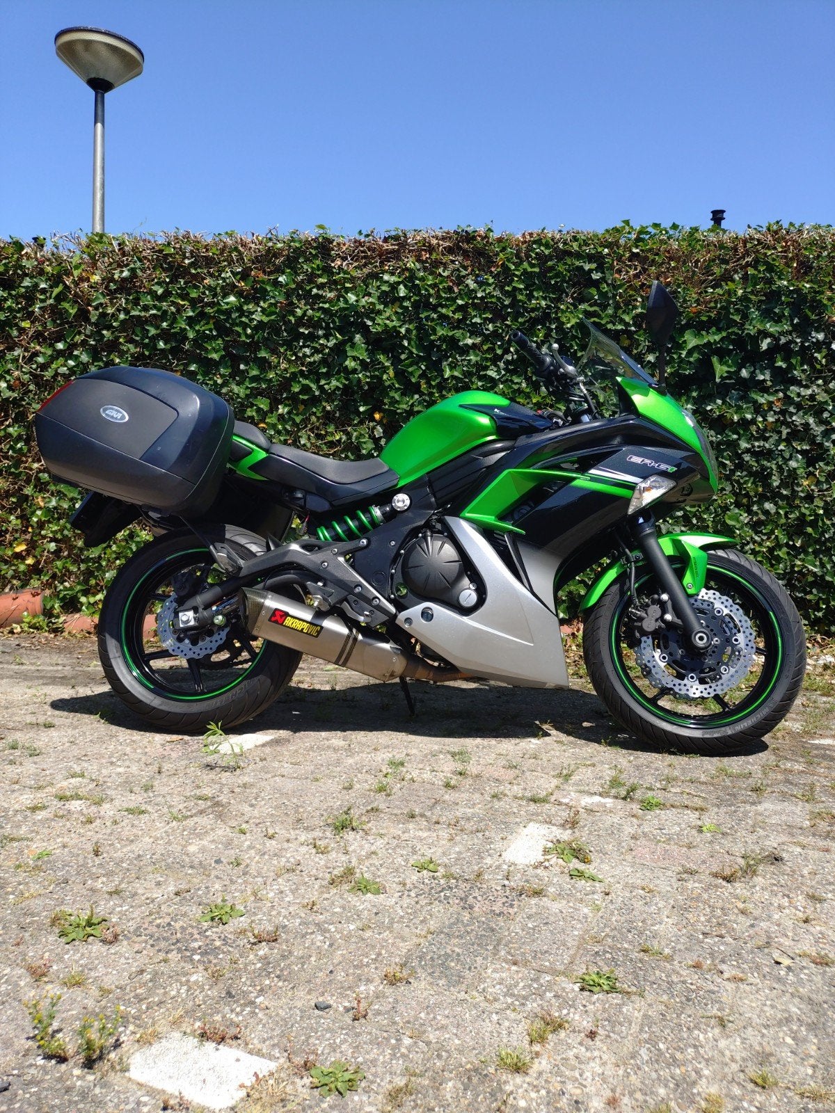 Kawasaki ER-6F ABS 2016- met lage km-stand en Akrapovic, 2 cilinders, Gebruikt, Meer dan 35 kW, Minimaal motorrijbewijs A2