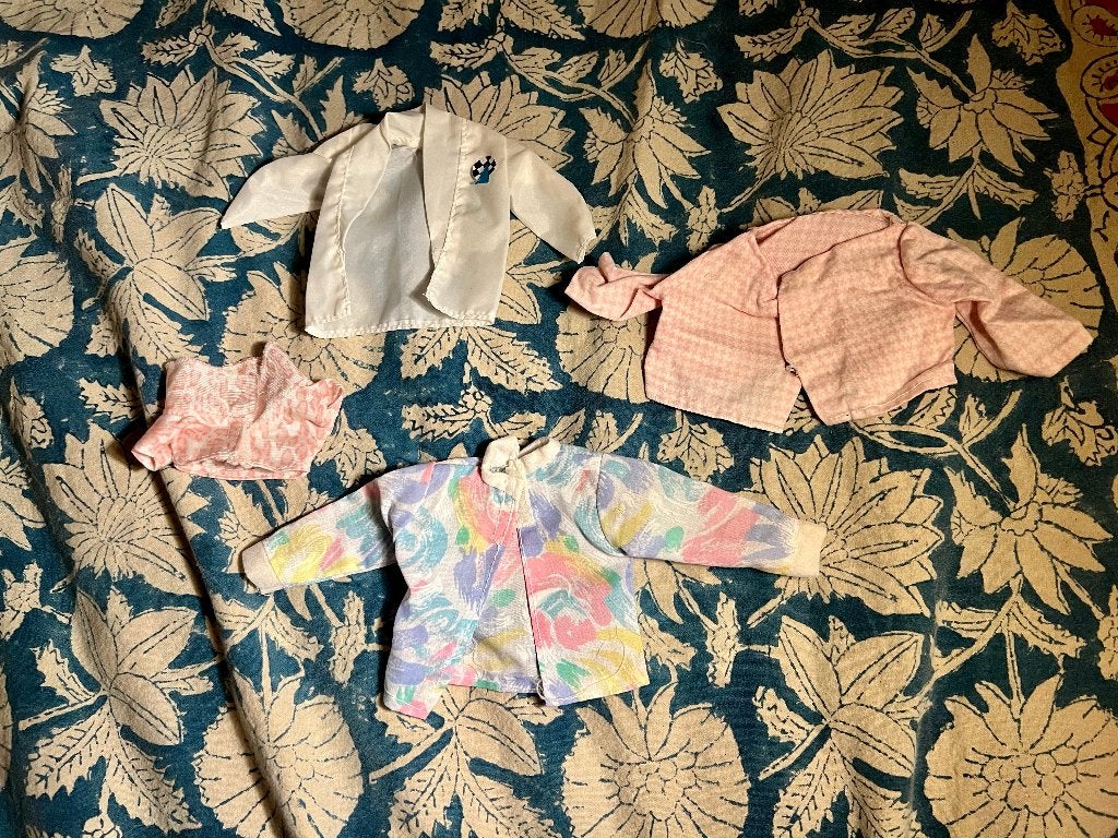 Vintage retro barbie sindy fleur blouse shirt barbiekleren, Ophalen of Verzenden, Zo goed als nieuw, Kleertjes