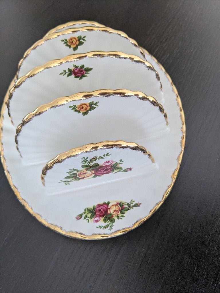 Groot toastrek Royal Albert, Old country roses, Ophalen of Verzenden, Zo goed als nieuw, Bord(en), Overige stijlen