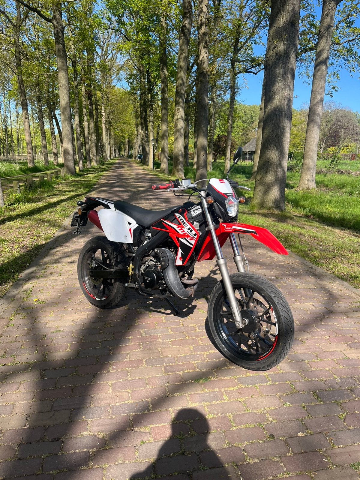 Rieju MRT 50 2020, Ophalen, 6 versnellingen, Maximaal 45 km/u, Zo goed als nieuw