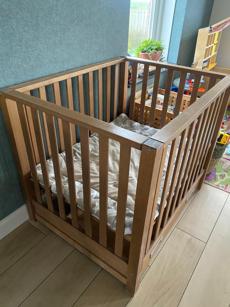 Bobita houten box met boxkleed, Kinderen en Baby's, Boxen, Ophalen, Gebruikt, Vierkant, Boxkleed