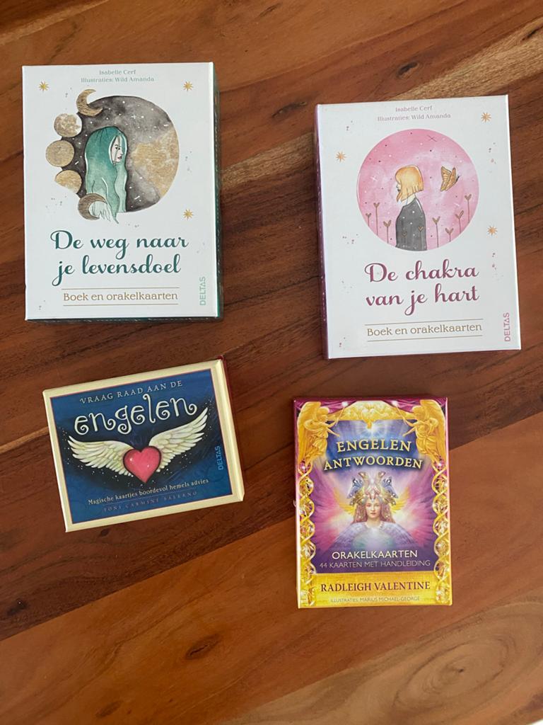 Set van 4 Orakelkaarten & Boeken: Spirituele Gidsen, Ophalen of Verzenden, Zo goed als nieuw, Spiritualiteit algemeen, Achtergrond en Informatie