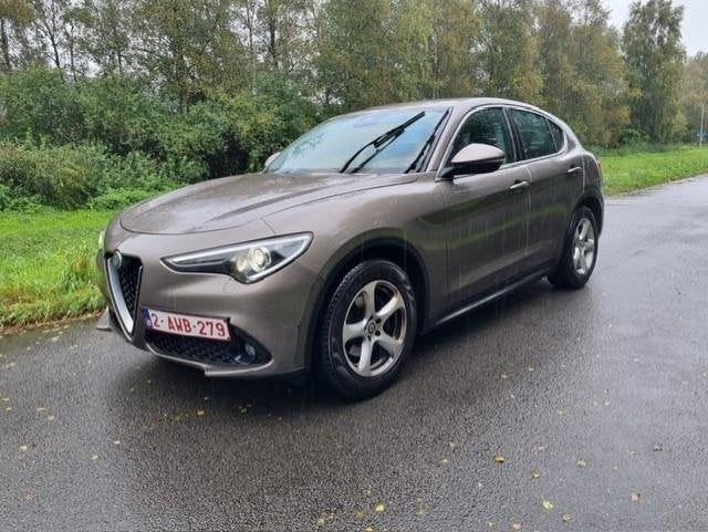 Alfa Romeo Stelvio 2.2d Super, 21 km/l, Gebruikt, Leder en Stof, Bedrijf