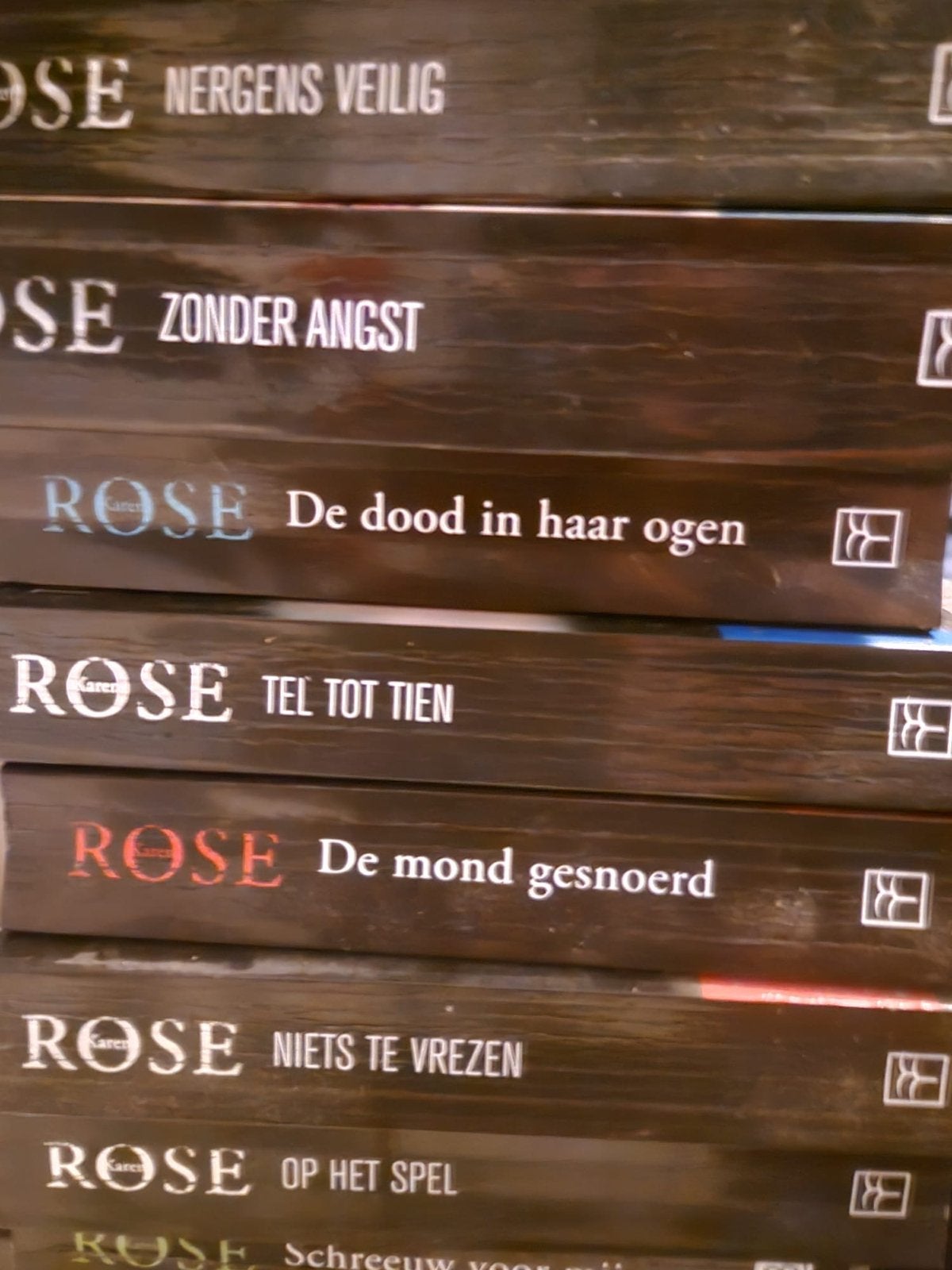 KarenRose thrillers - 1voor 6,-, 2 voor 10,- Alles voor 100, Ophalen of Verzenden, Zo goed als nieuw