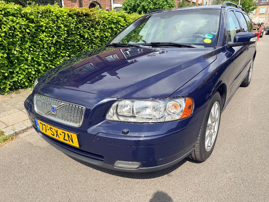 Volvo V70 2.4 140PK 2006 Blauw, Voorwielaandrijving, 750 kg, Blauw, Euro 4