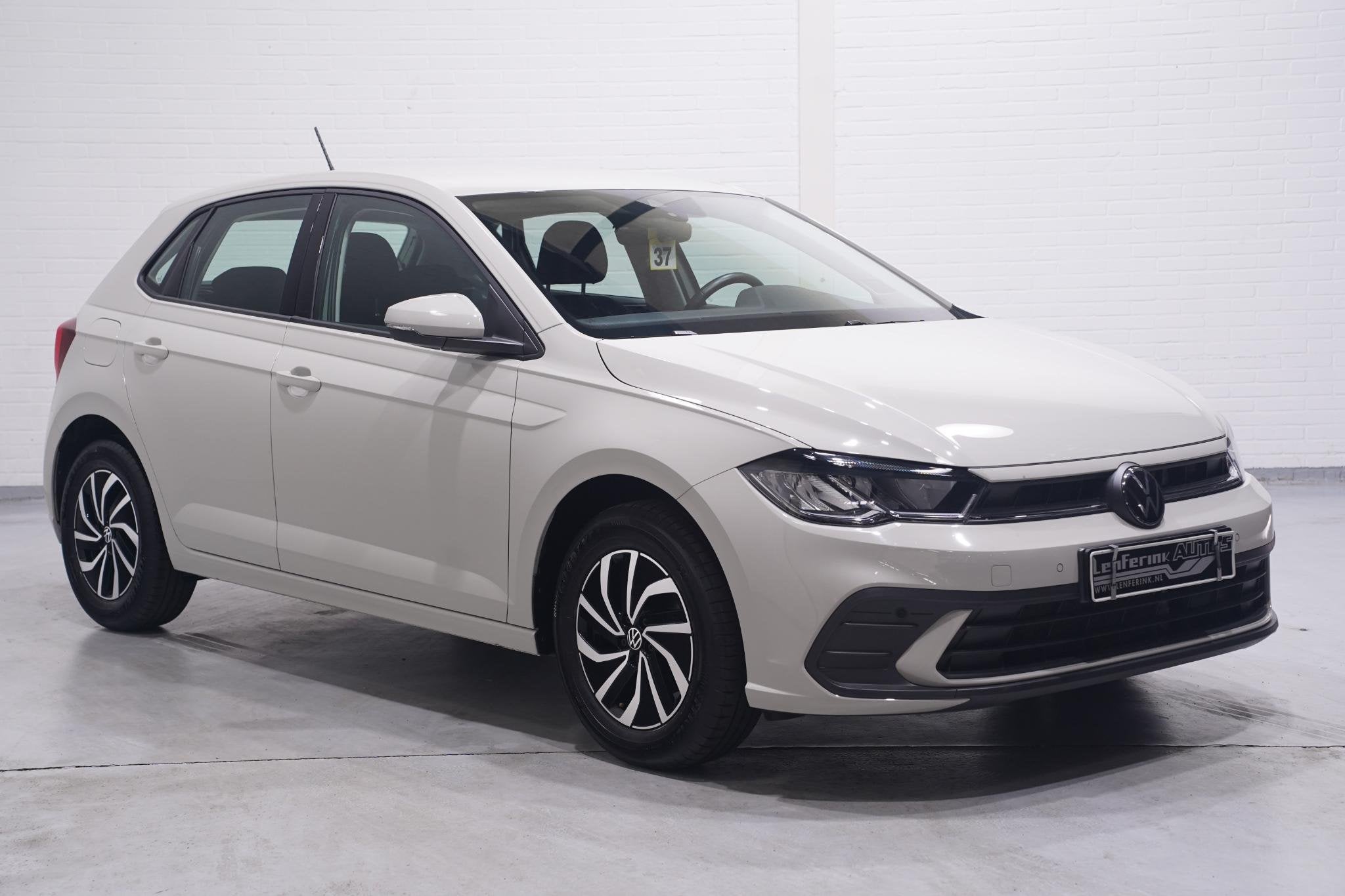 Volkswagen Polo 1.0 TSI Life Apple Carplay Cruise Airco PDC, Stof, Gebruikt, Bedrijf, 3 cilinders