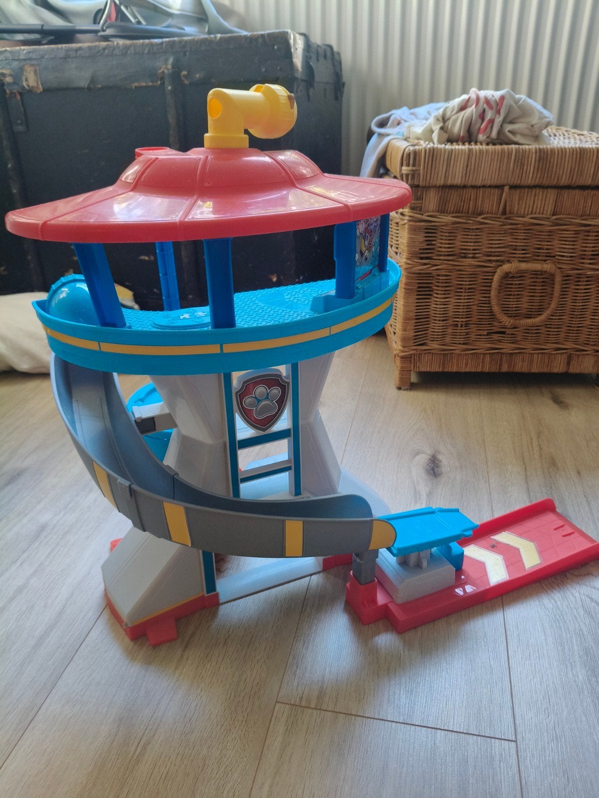 Paw Patrol uitkijktoren, Ophalen