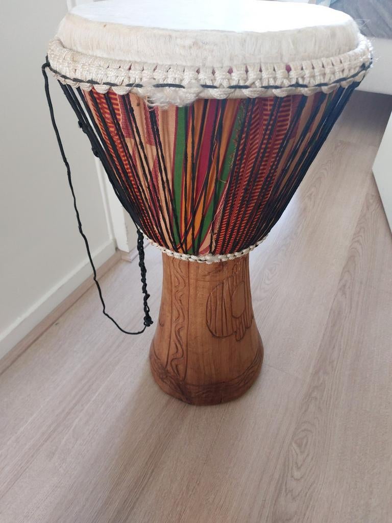 Mooie handgemaakte Djembe trommel, Ophalen, Zo goed als nieuw, Trommel