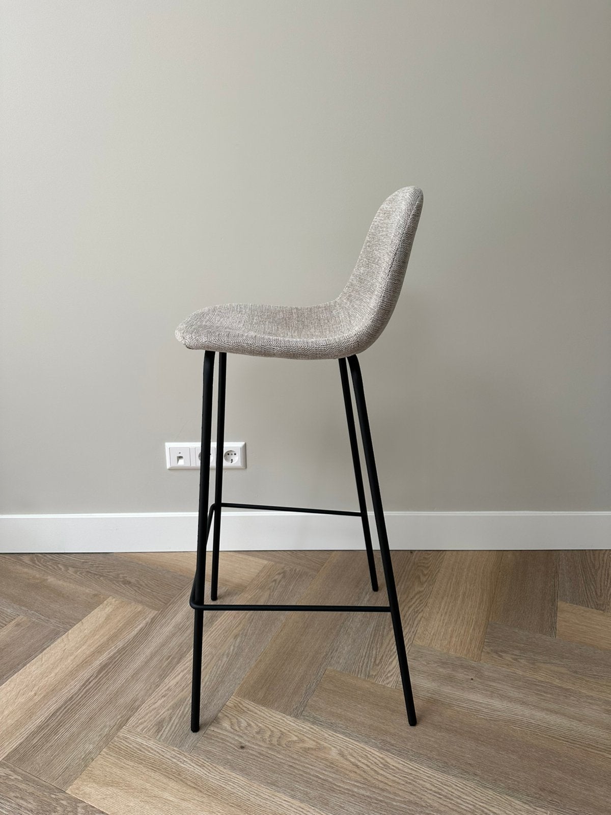 2x Giga Meubel Saar barkruk – Beige – Zo goed als nieuw, Ophalen, 60 tot 90 cm, Zo goed als nieuw, Metaal