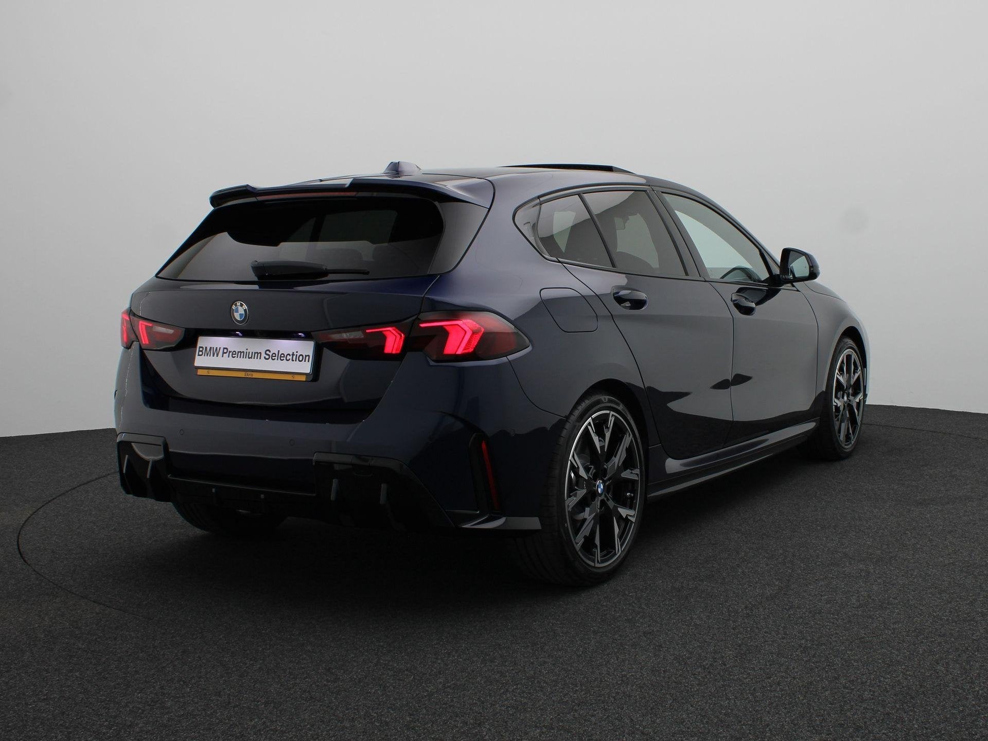 BMW 1 Serie 120 M Sport Design Edition | M Sportpakket Pro |, Stof, Met garantie (alle), Blauw, Origineel Nederlands
