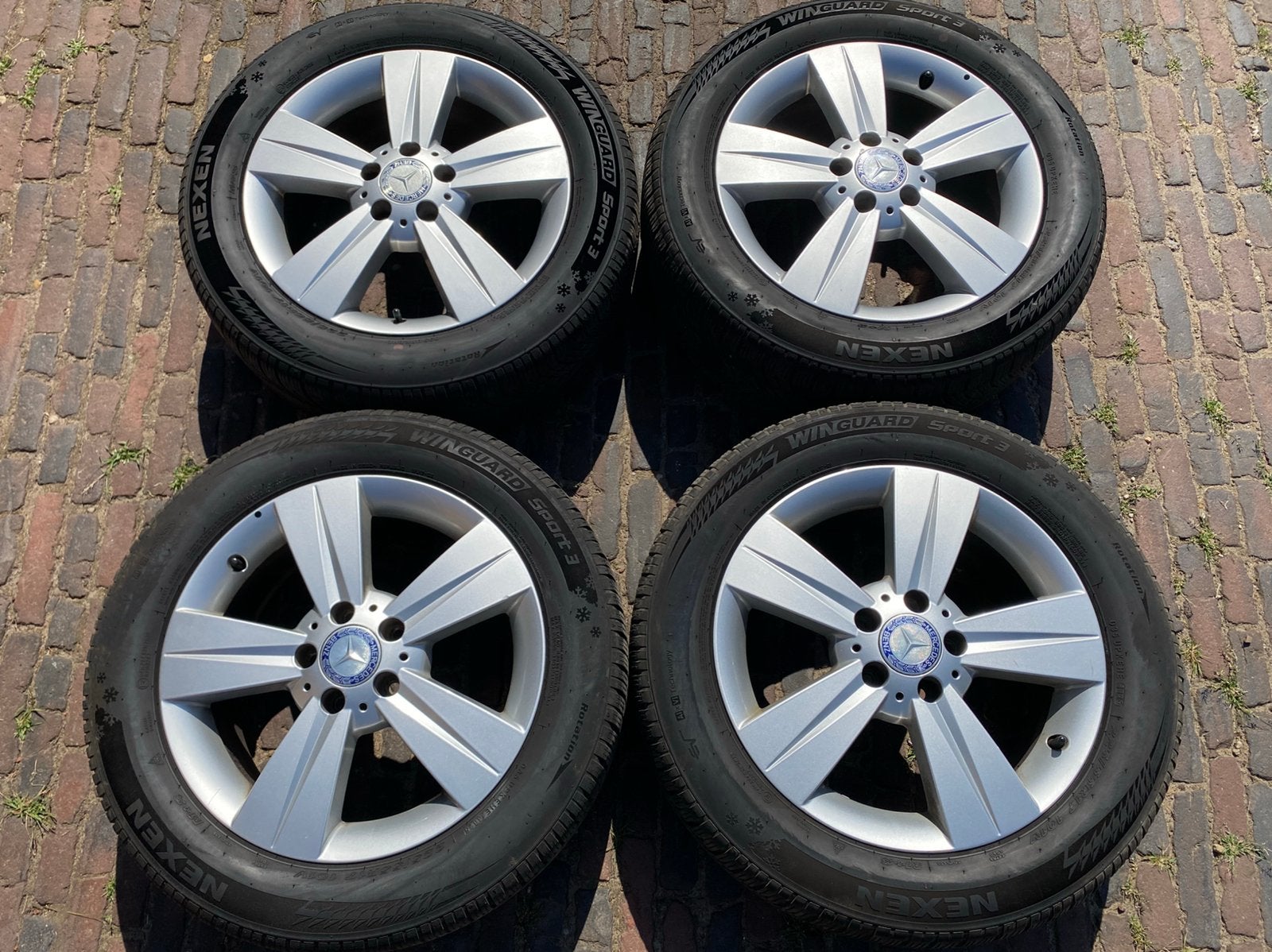 17” Mercedes Vito W639 velgen + 225/55R17 winterbanden 2025, Auto-onderdelen, Banden en Velgen, Bestelwagen, Banden en Velgen