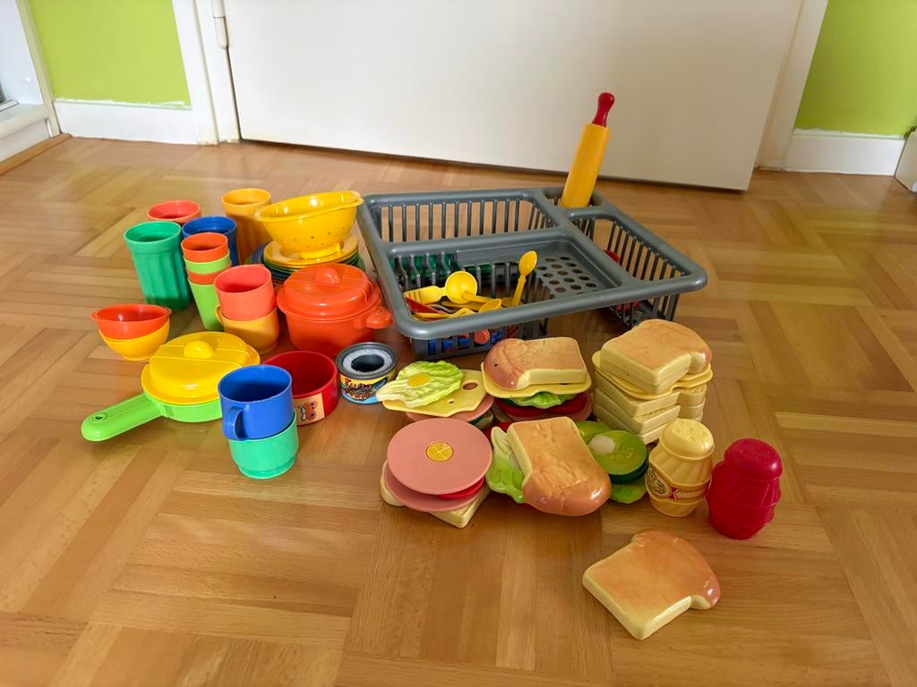 Speelgoedkeuken set: servies, bestek en etenswaren., Ophalen of Verzenden, Gebruikt, Jongen of Meisje