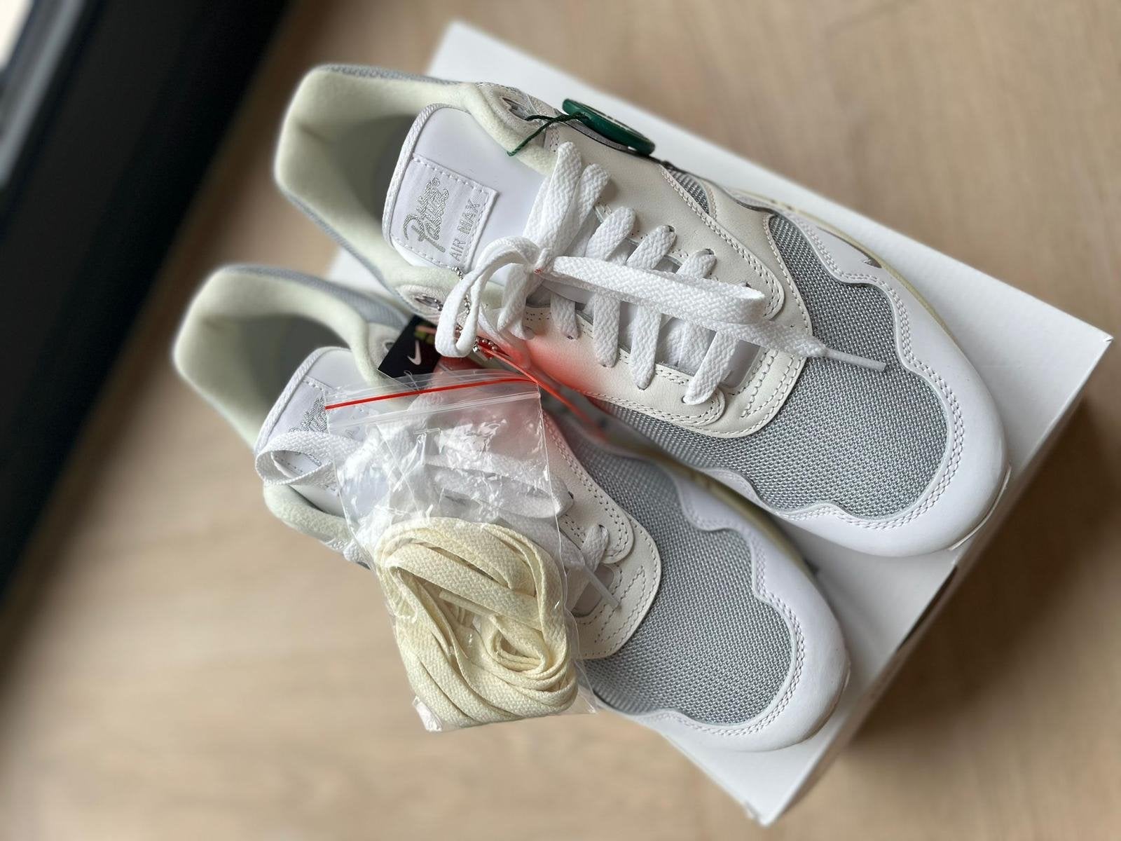 Nike Air Max 1 Patta White - Maat 45 EUR, Kleding | Heren, Ophalen of Verzenden, Nieuw, Wit, Sneakers of Gympen