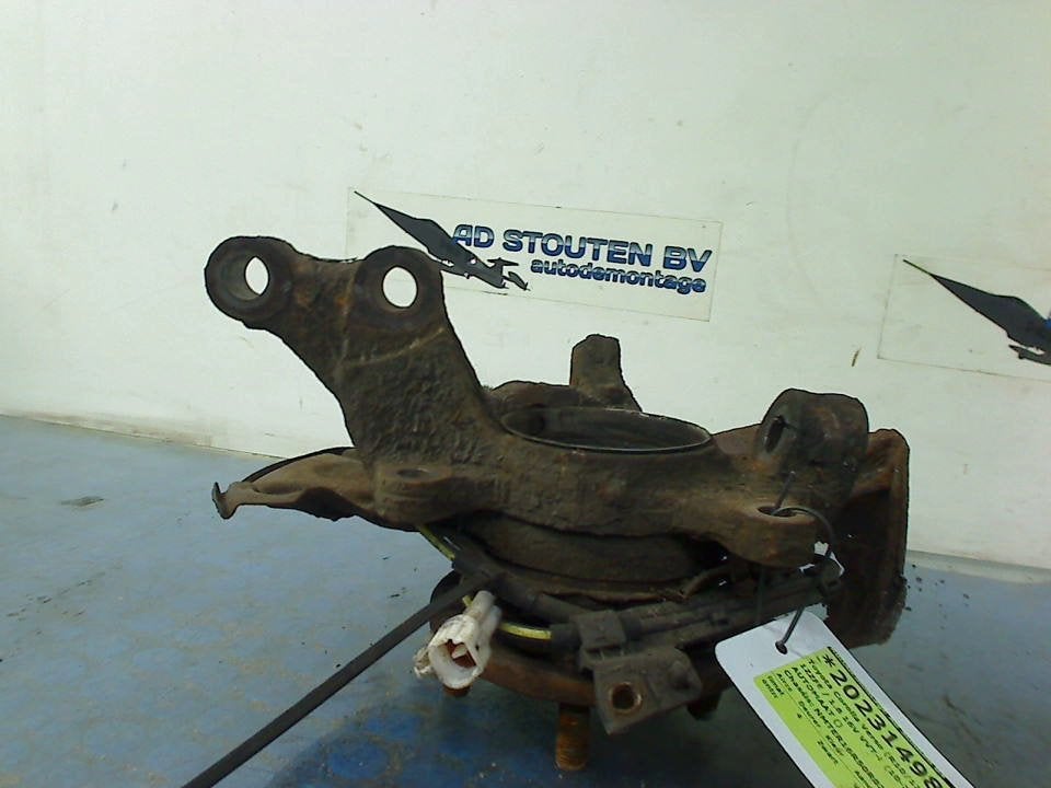 Fusee Rechts Voor Toyota Corolla Verso (R10/11) 2004, Gebruikt, Kundenbetreuung@toyota.de, Toyota-Allee 2, Köln 50858, , Duitsland