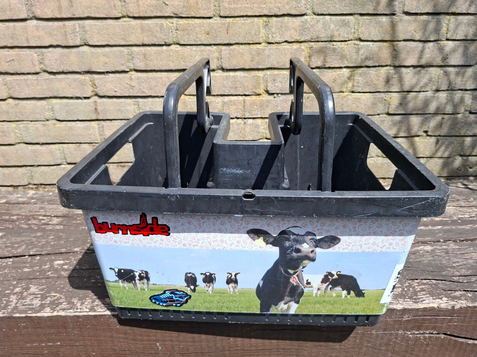 Leuke Fietskrat voor op je stuur met koeienprint, Fietsen en Brommers, Fietsaccessoires | Aanhangers en Karren, Gebruikt, Minder dan 20 kg