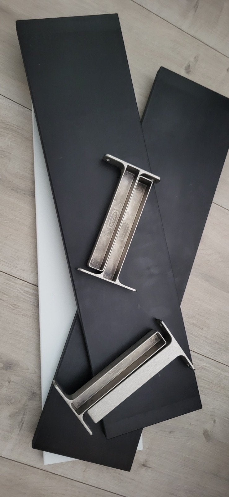 IKEA BERGSHULT Planken met EKBY VALTER Beugels, Ophalen, Gebruikt