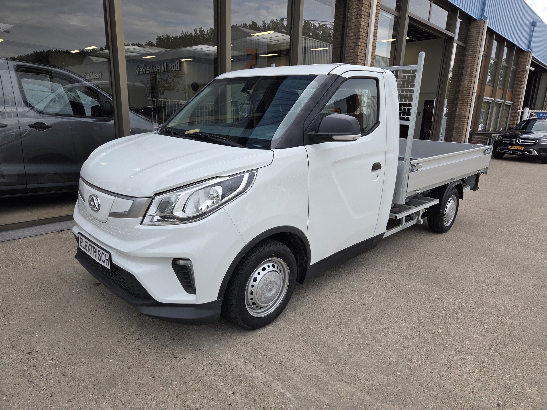 Maxus EDELIVER 3 L2 50 kWh Open laadbak / Pick-up Airco Acht, Auto's, Stof, Gebruikt, Zwart, Wit