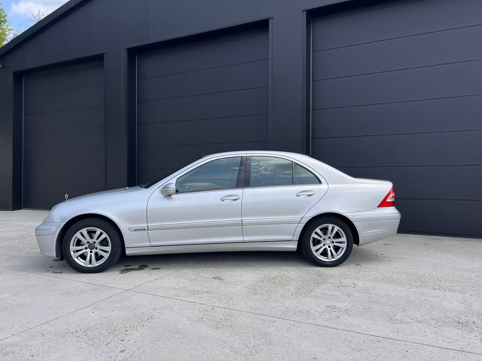 Mercedes C200 Kompr 163pk Elegance Nwe Kettingset Topstaat!, Auto's, Automaat, Zwart, 4 cilinders, 1796 cc