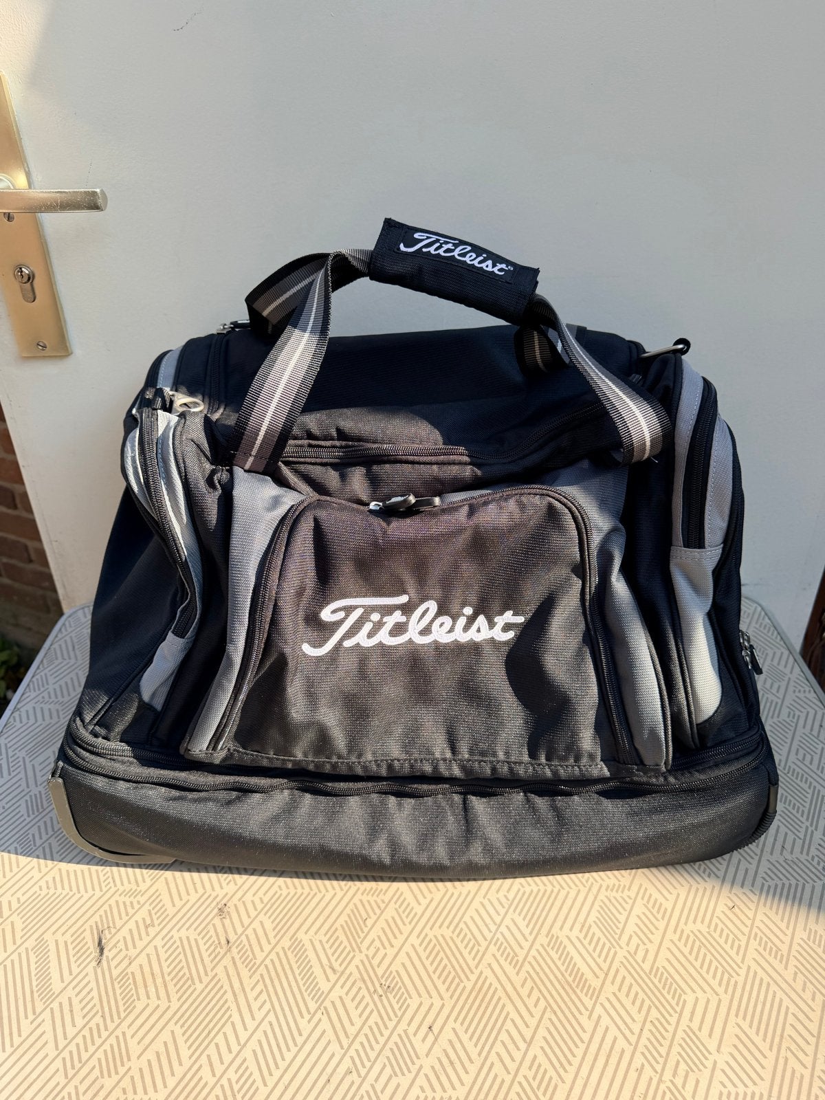 Titleist reistas/golftas met wieltjes - Zo goed als nieuw, 30 cm of meer, Zwart, Ophalen of Verzenden, Zo goed als nieuw