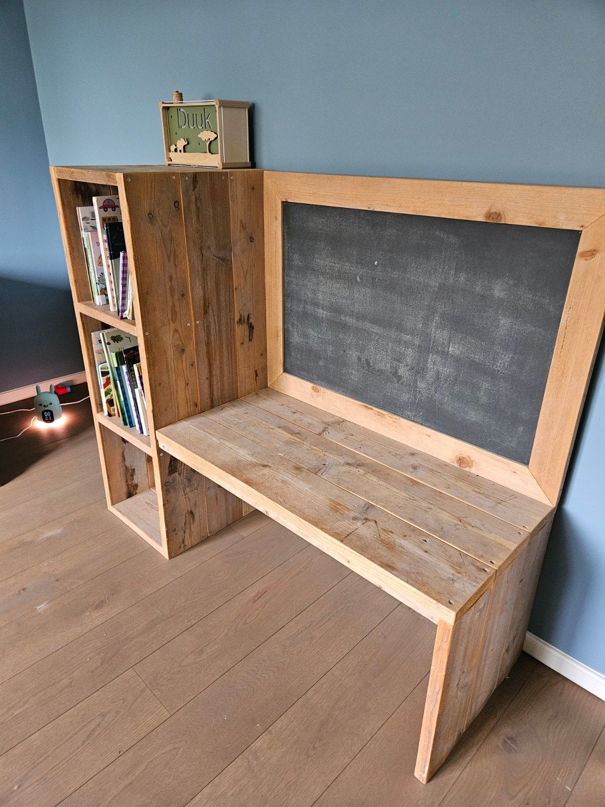 Steiger Houten kinder meubel met krijtbord en boekenrek