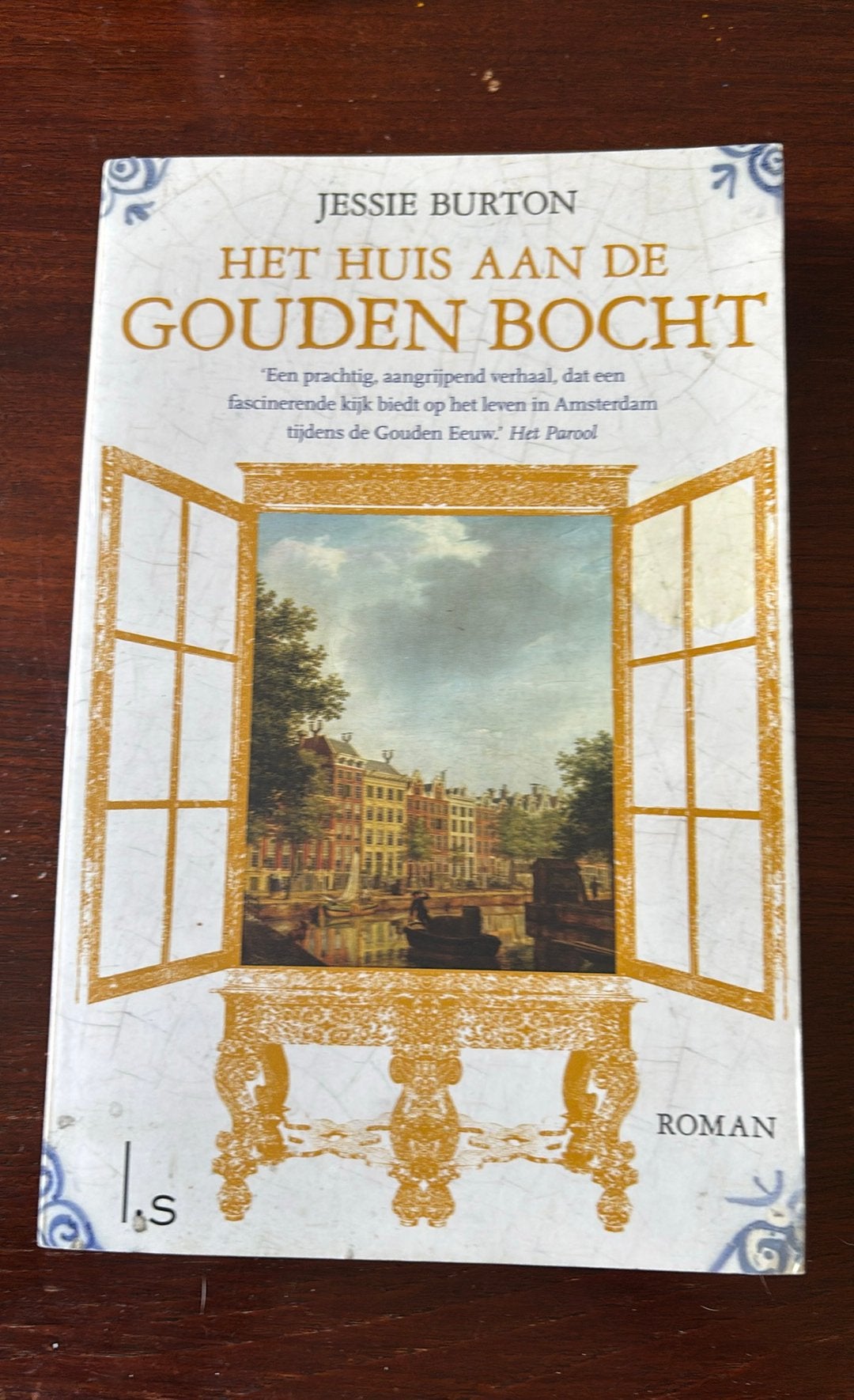 Jessie Burton - Het huis aan de Gouden Bocht Roman, Ophalen of Verzenden, Zo goed als nieuw, Jessie Burton