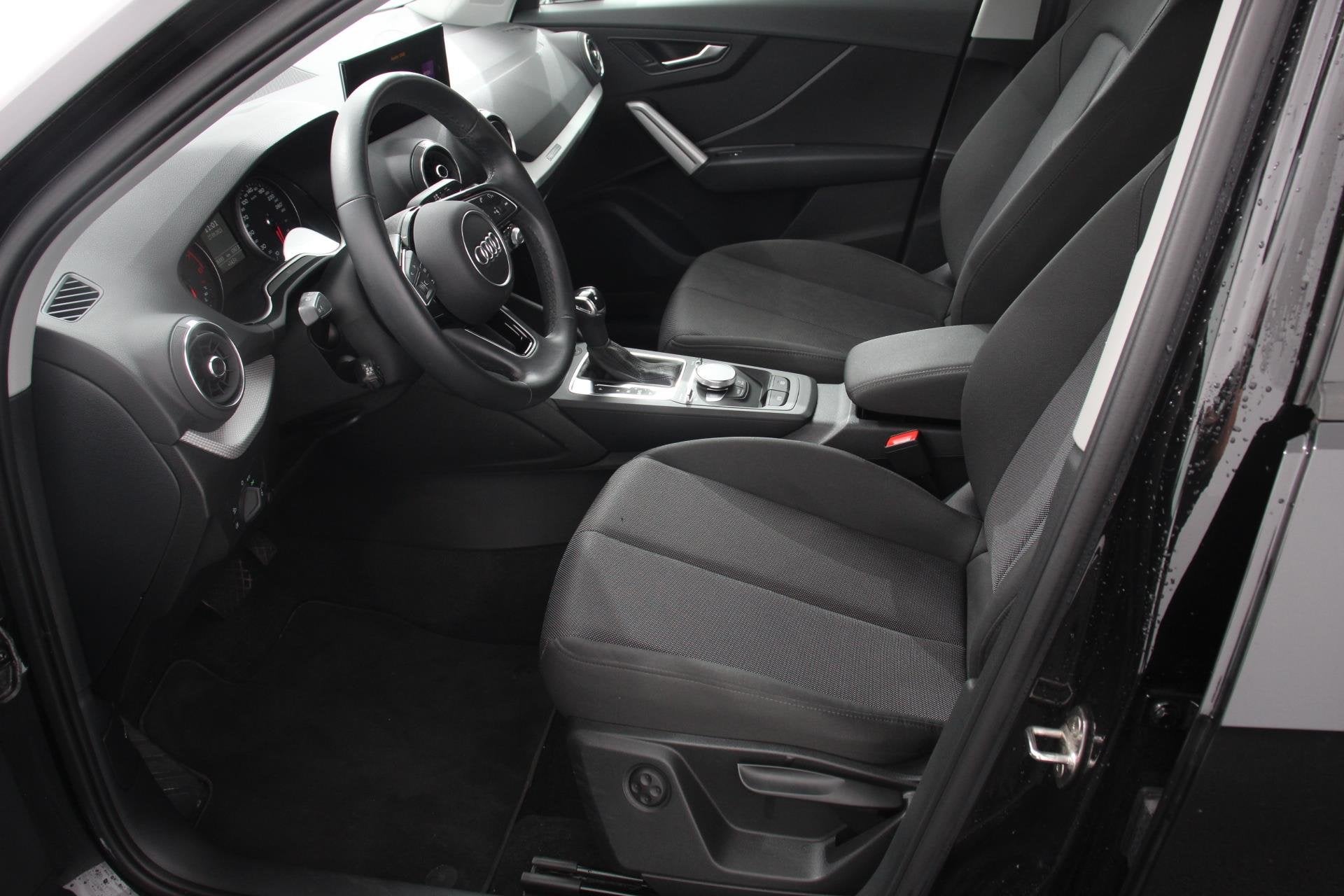 Audi Q2 35 TFSI Automaat Sport Prestige Plus Navigatie Apple, Stof, 4 cilinders, 150 pk, Zwart