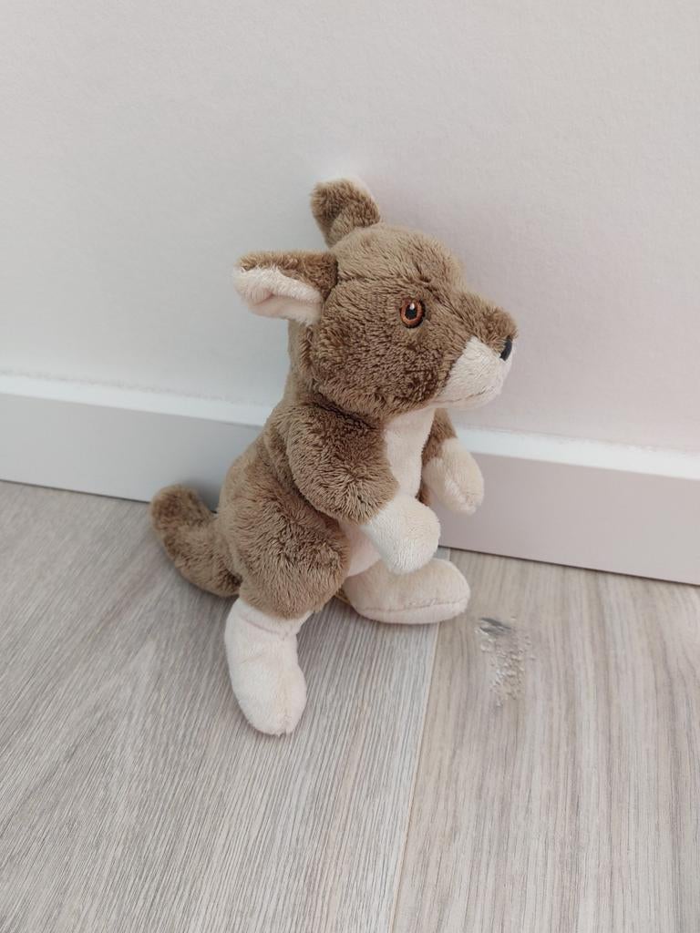 Knuffel WWF. Anna club plush Kangaroo bruin K9646, Ophalen of Verzenden, Zo goed als nieuw