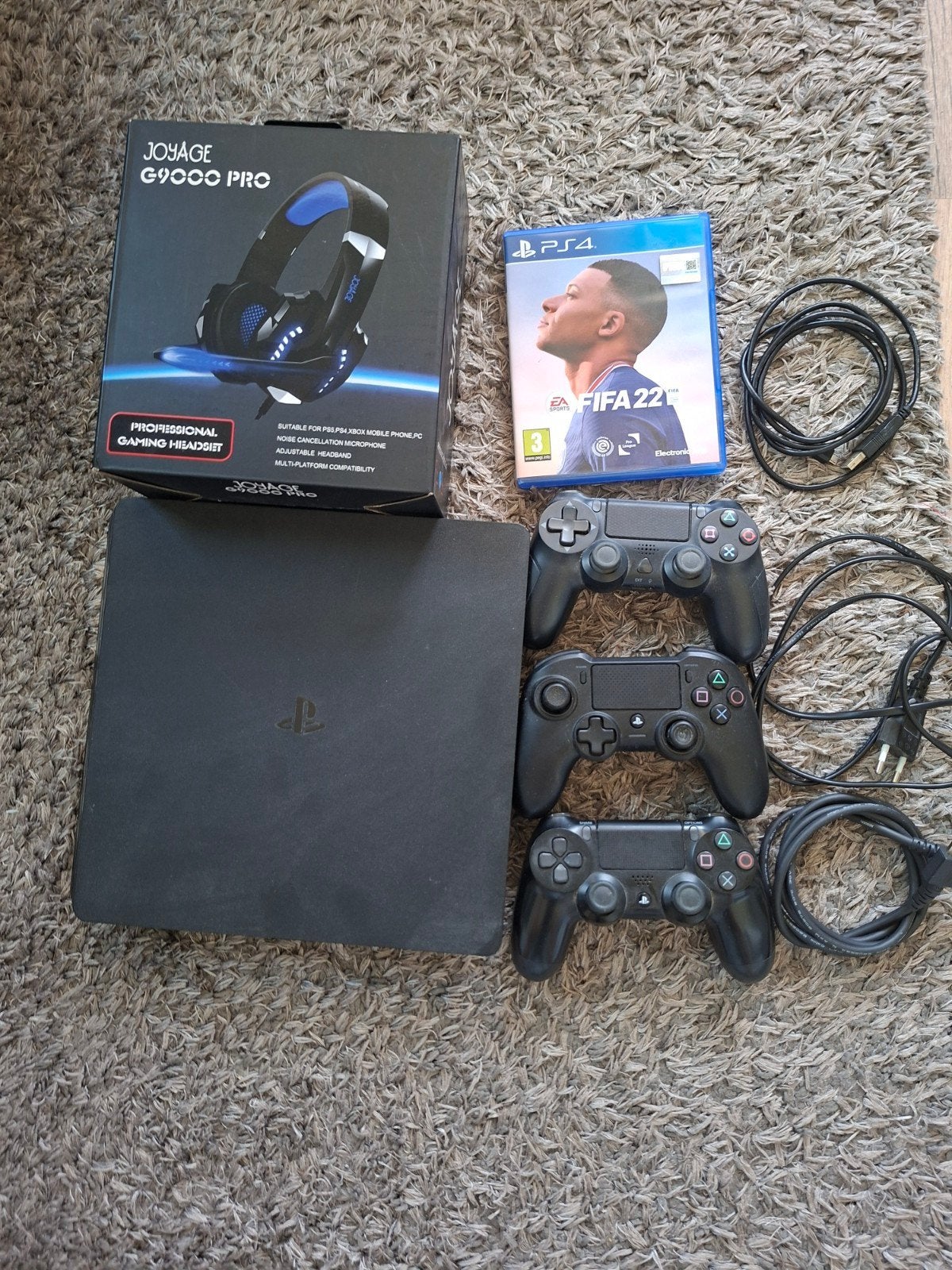playstation 4 met 3 controllers, fifa 22, headset, Ophalen of Verzenden, Zo goed als nieuw, Met 3 controllers of meer, Original