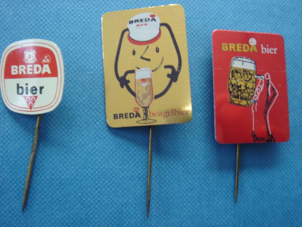 3 Spelden Breda Bier, Ophalen of Verzenden, Gebruikt, Merk, Speldje of Pin