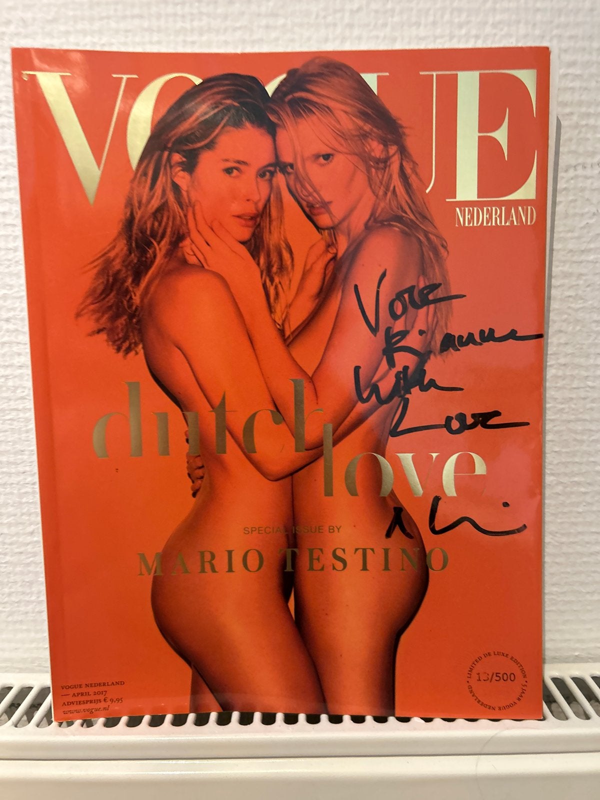 Vogue Nederland Limited Deluxe Edition 13/500 Gesigneerd, Boeken, Ophalen of Verzenden, Zo goed als nieuw, Glossy